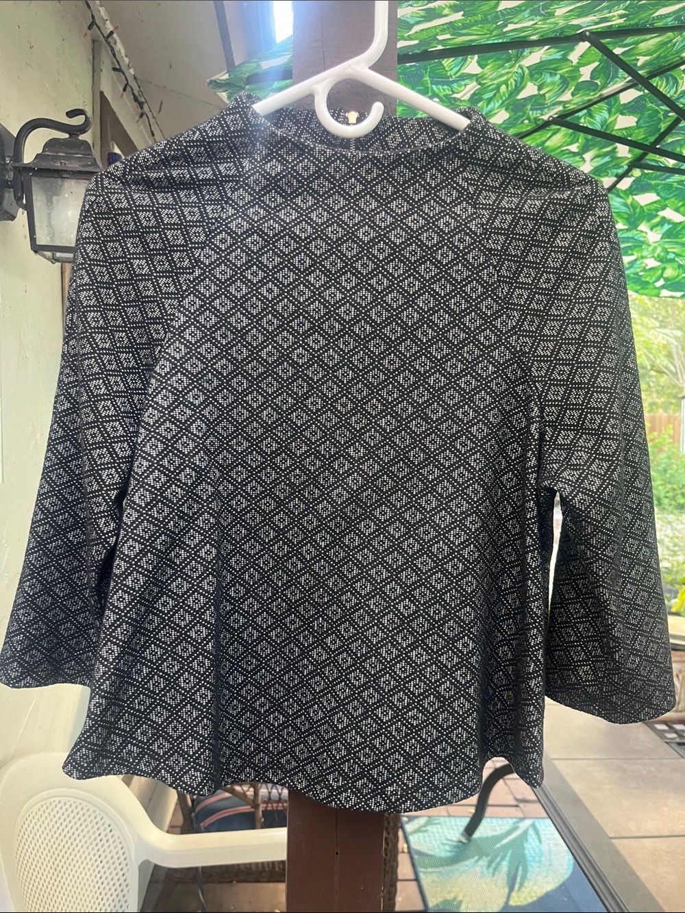 W5 Geometric Print 3/4 Sleeve Back Zip Crewneck Blouse Top Small
